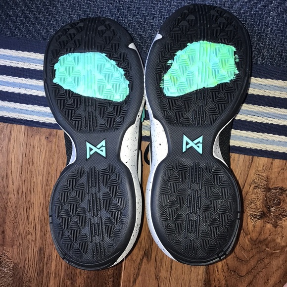 Pg 1s men’s basketball shoes - Picture 6 of 8